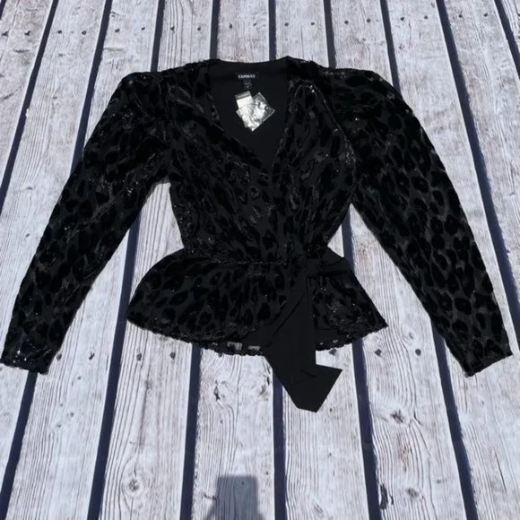 EXPRESS Metallic Leopard Wrap Front Bow Top Small - Picture 3 of 10